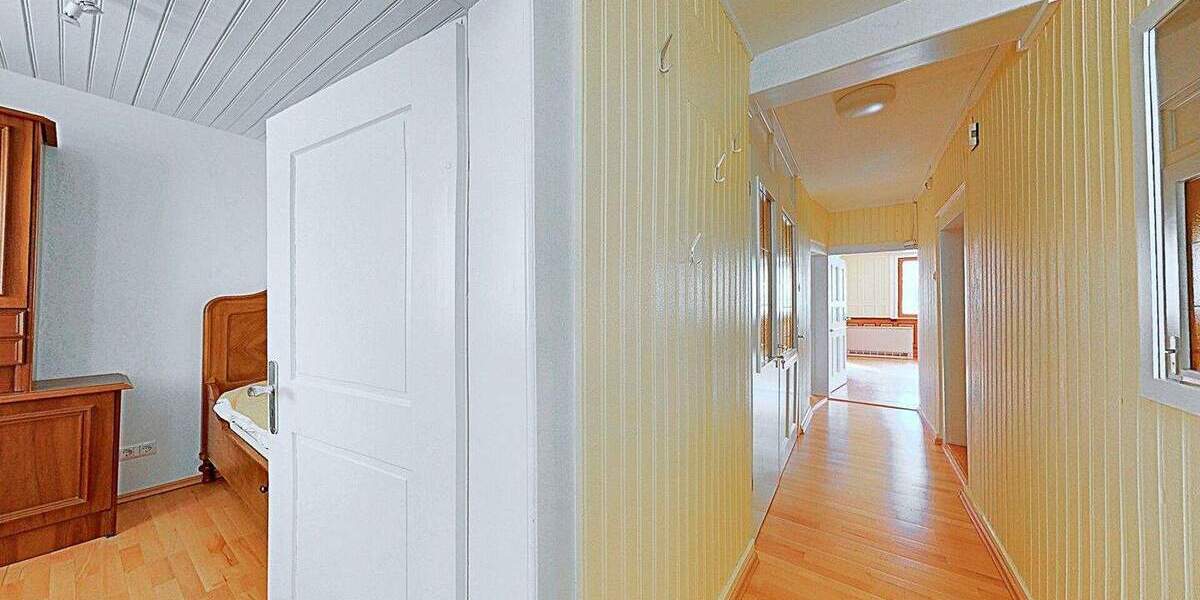 Einfamilienhaus Vöhrenbach Stadtgebiet - 1 Zimmer, 204 m&sup2;, 195.000&euro; | Angebot:25747049