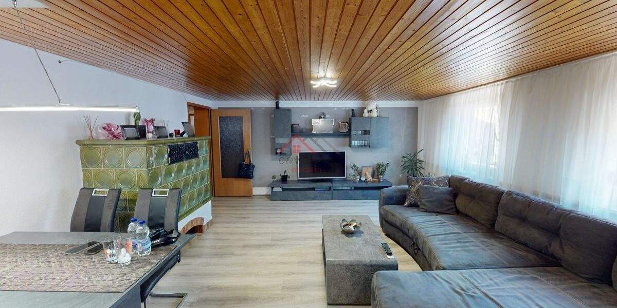 Etagenwohnung Tuttlingen - 5 Zimmer, 131 m&sup2;, 205.000&euro; | Angebot:25770902