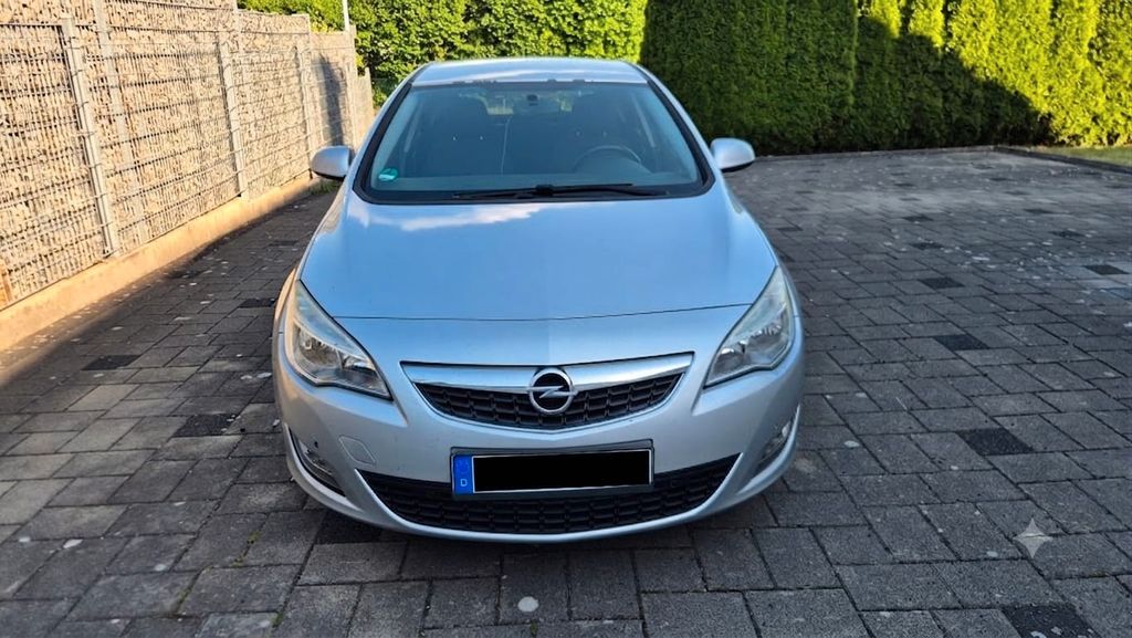 Opel Astra 159.000 km 2.899 &euro; Deißlingen 78652