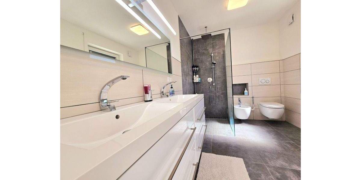 Mehrfamilienhaus, Wohnhaus Oberndorf a.N. Hochmössingen - 9 Zimmer, 283 m&sup2;, 699.000&euro; | Angebot:25778038