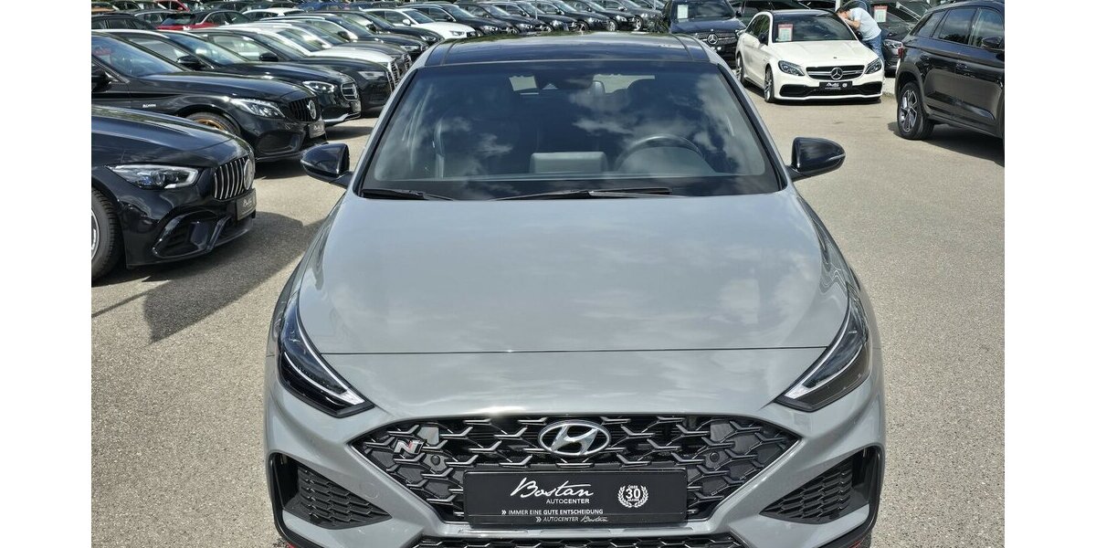 Hyundai i30 N PERFORMANCE/LEDER/PANORAMA/NAVI/DAB/LED 26.583 km 29.900 &euro; Villingen-Schwenningen 78054