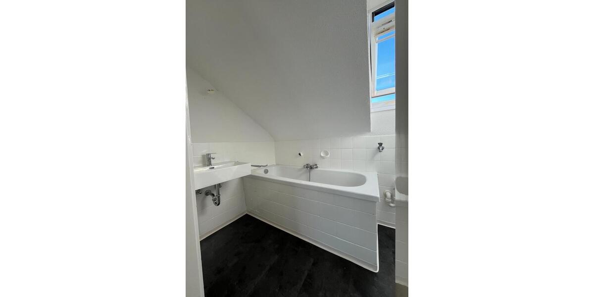 Dachgeschoßwohnung Schramberg - 2.5 Zimmer, 67 m&sup2;, 177.000&euro; | Angebot:27067342