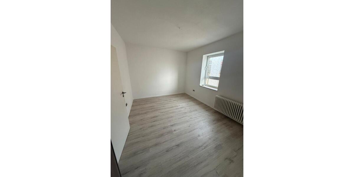 Dachgeschoßwohnung Tuttlingen - 3.5 Zimmer, 87 m&sup2;, 1.180&euro; | Angebot:26660147