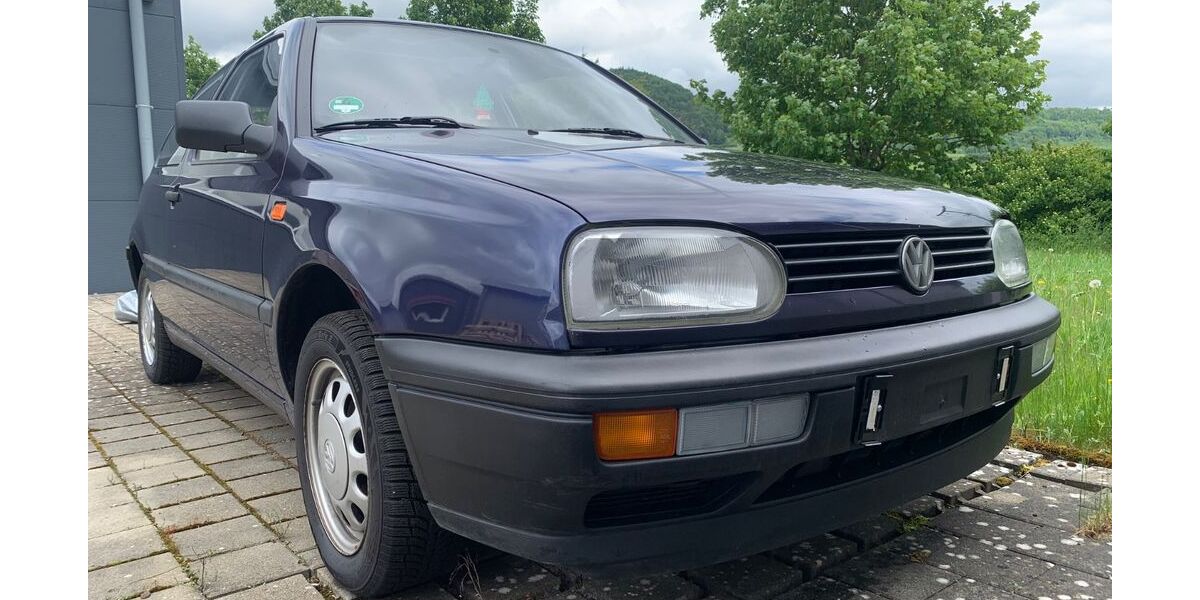 VW Golf 91.000 km 1.300 &euro; Rietheim-Weilheim 78604