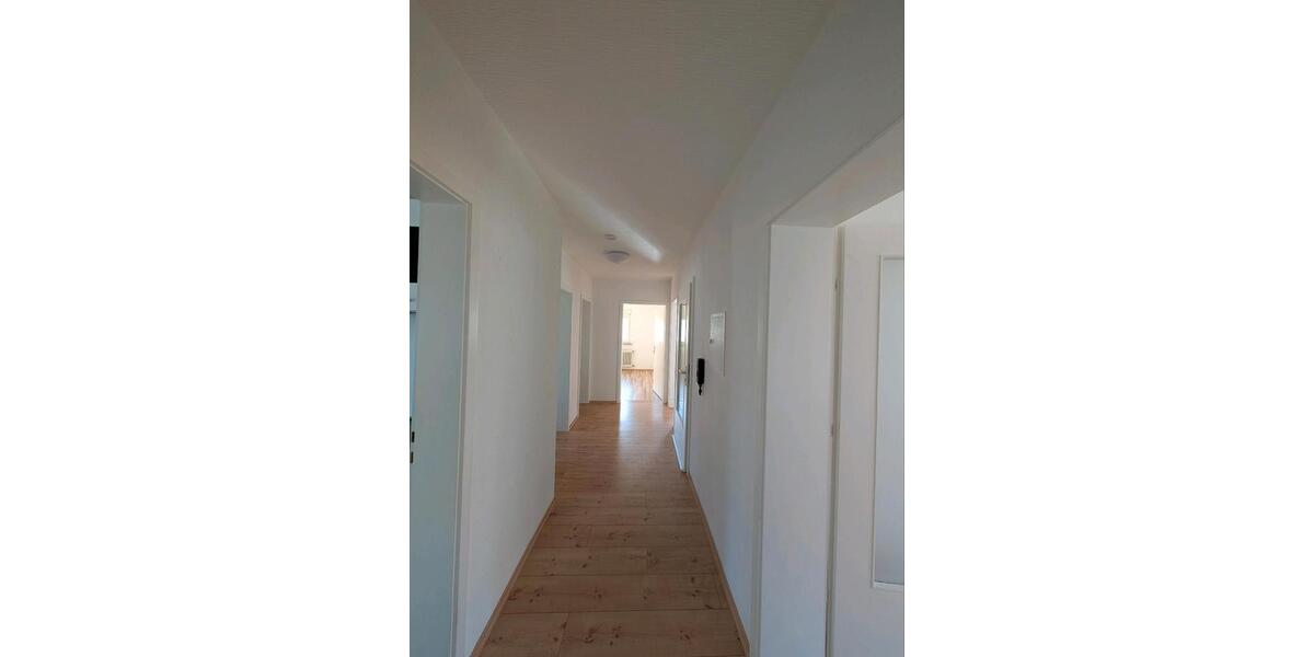 Etagenwohnung Bad Dürrheim - 3 Zimmer, 100 m&sup2;, 1.000&euro; | Angebot:25943001