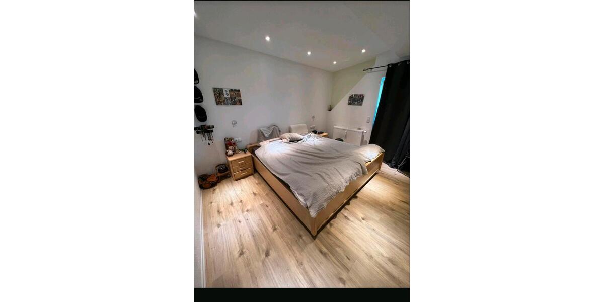 Etagenwohnung Bad Dürrheim - 4.5 Zimmer, 120 m&sup2;, 1.500&euro; | Angebot:25755996