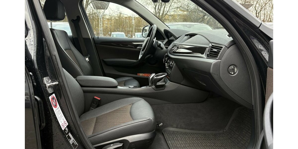 BMW X1 20d xDrive BI-XENON/TEMPOMAT/NAVI/PDC/SHZ/DAB 79.104 km 15.900 &euro; Villingen-Schwenningen 78054