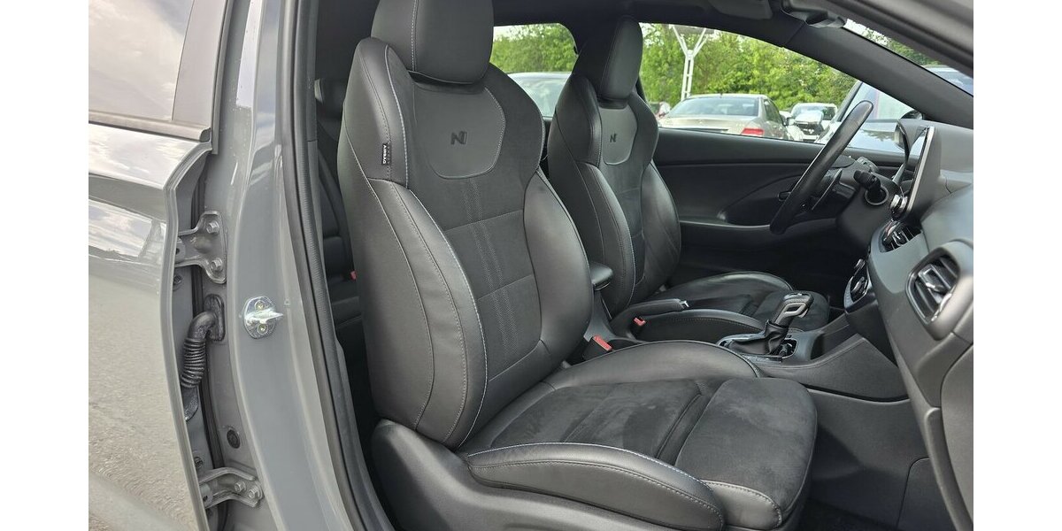 Hyundai i30 N PERFORMANCE/LEDER/PANORAMA/NAVI/DAB/LED 26.583 km 29.900 &euro; Villingen-Schwenningen 78054