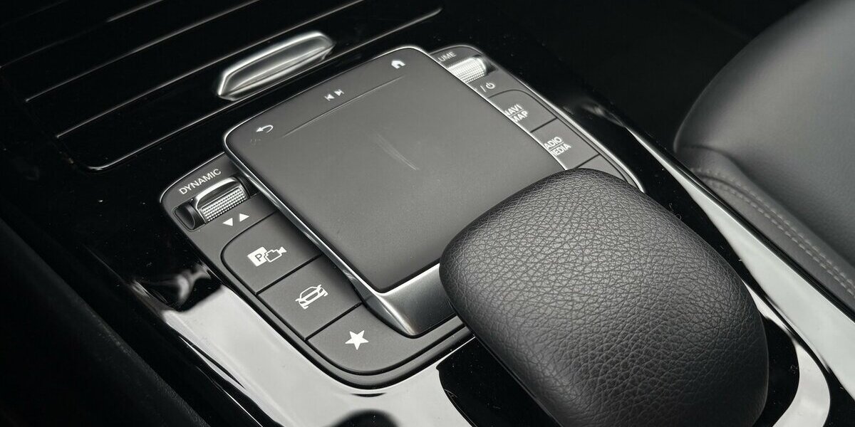 Mercedes-Benz CLA 200 d 4MATIC NAVI/KAMERA/AHK/SHZ/LED/1.HAND 89.949 km 28.900 &euro; Villingen-Schwenningen 78054