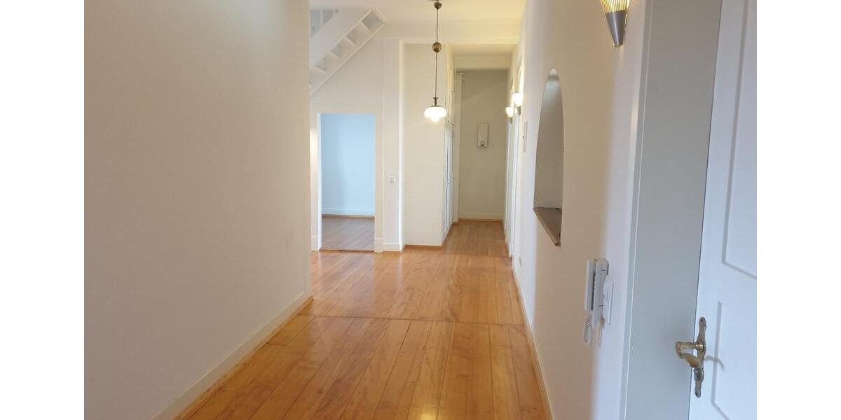 Dachgeschoßwohnung Donaueschingen - 2 Zimmer, 135 m&sup2;, 900&euro; | Angebot:25654103