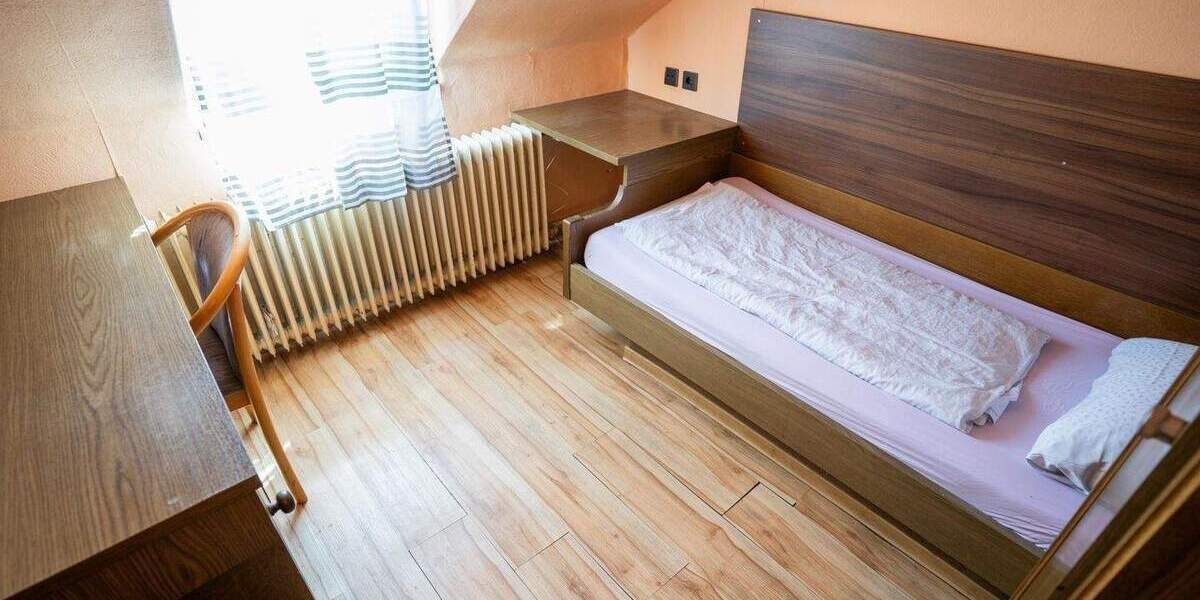 Mehrfamilienhaus, Wohnhaus Tuttlingen - 9 Zimmer, 174 m&sup2;, 345.000&euro; | Angebot:25728858