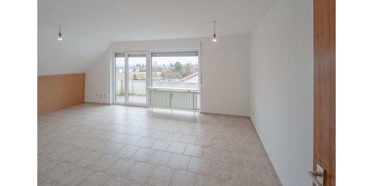 Dachgeschoßwohnung Mönchweiler - 3 Zimmer, 82 m&sup2;, 810&euro; | Angebot:24126601