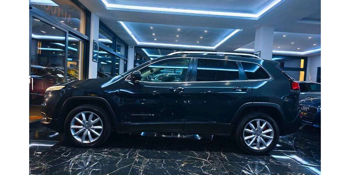 Jeep Cherokee 241.986 km 9.999 &euro; Denkingen 78588