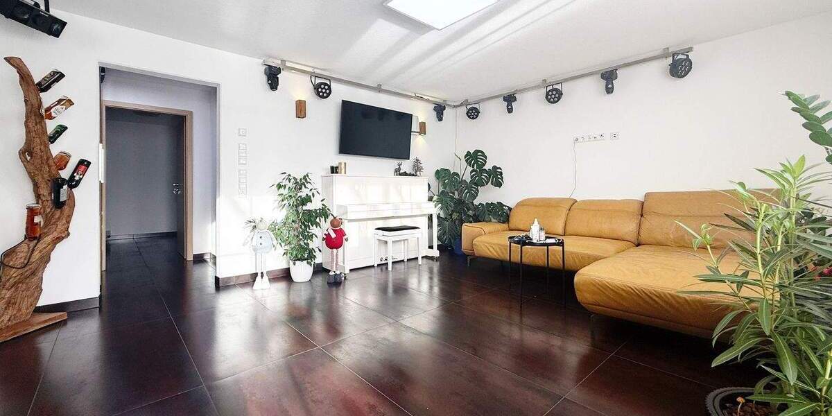 Einfamilienhaus Gunningen - 9 Zimmer, 235 m&sup2;, 799.000&euro; | Angebot:25662393