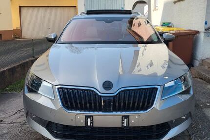 Skoda Superb 145.000 km 20.000 &euro; Trossingen 78647