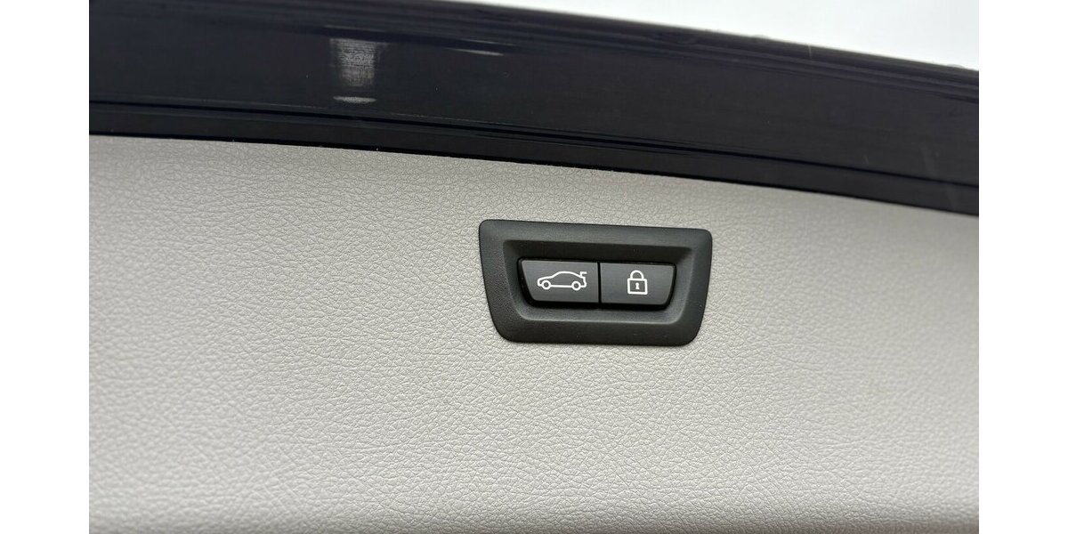 BMW 330D Touring HEADUP/PANO/NAVI/AHK/ACC/KEYLESS 188.152 km 14.900 &euro; Villingen-Schwenningen 78054