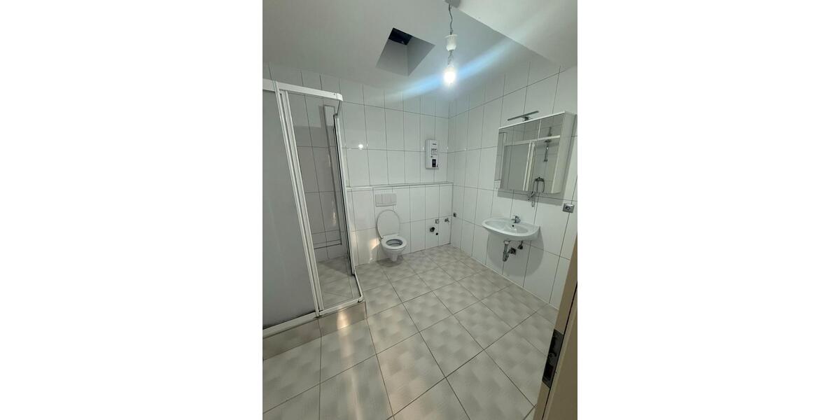 Dachgeschoßwohnung Tuttlingen - 3.5 Zimmer, 87 m&sup2;, 1.180&euro; | Angebot:26660147