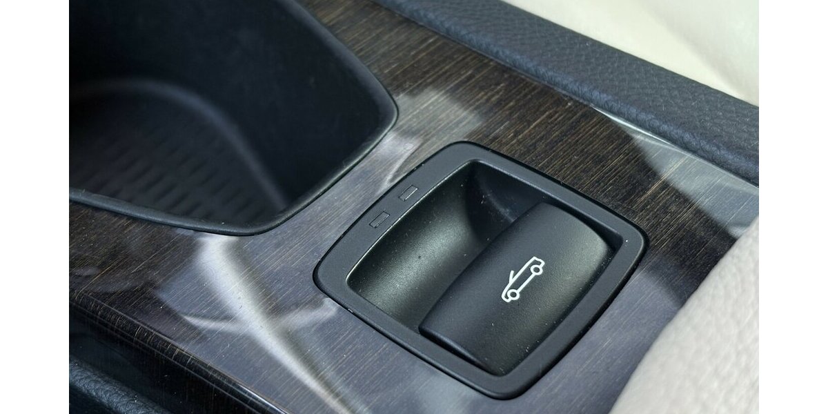 BMW 330d Cabrio HARMAN-KARDON/NAVI/CARPLAY/STANDHZ 152.513 km 16.900 &euro; Villingen-Schwenningen 78054