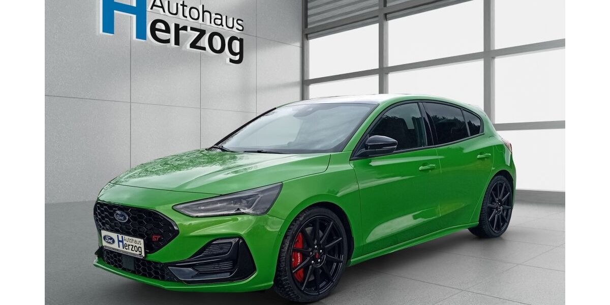 Ford Focus 11.700 km 33.990 &euro; Schramberg 78713