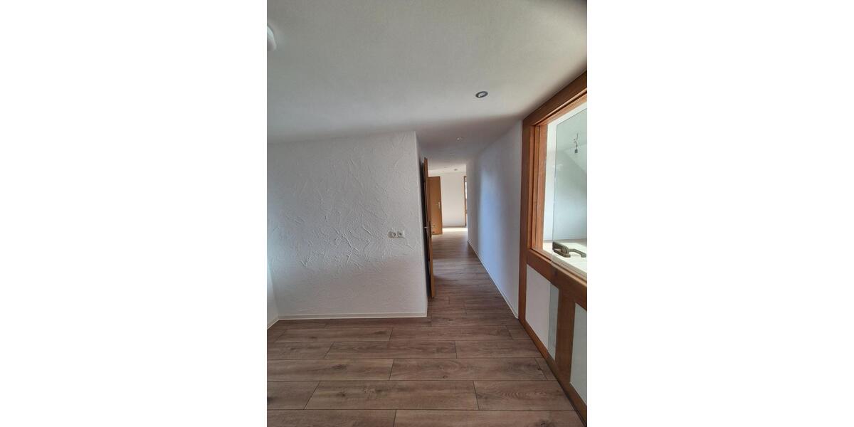 Dachgeschoßwohnung Oberndorf am Neckar - 3.5 Zimmer, 93 m&sup2;, 800&euro; | Angebot:25170911