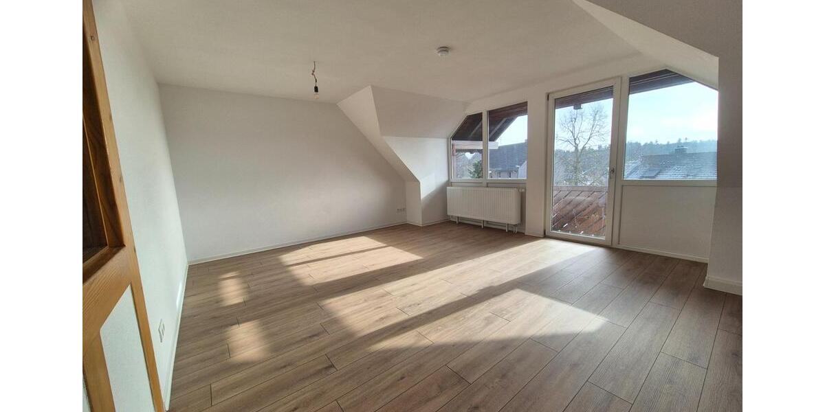 Dachgeschoßwohnung Oberndorf am Neckar - 3.5 Zimmer, 93 m&sup2;, 800&euro; | Angebot:25170911