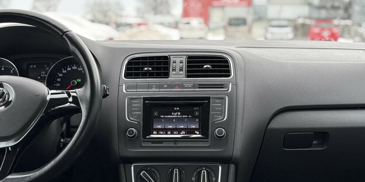 VW Polo 1.2 TSI COMFORTLINE BMT/START-STOPP/TEMPO. 46.812 km 11.900 &euro; Villingen-Schwenningen 78054