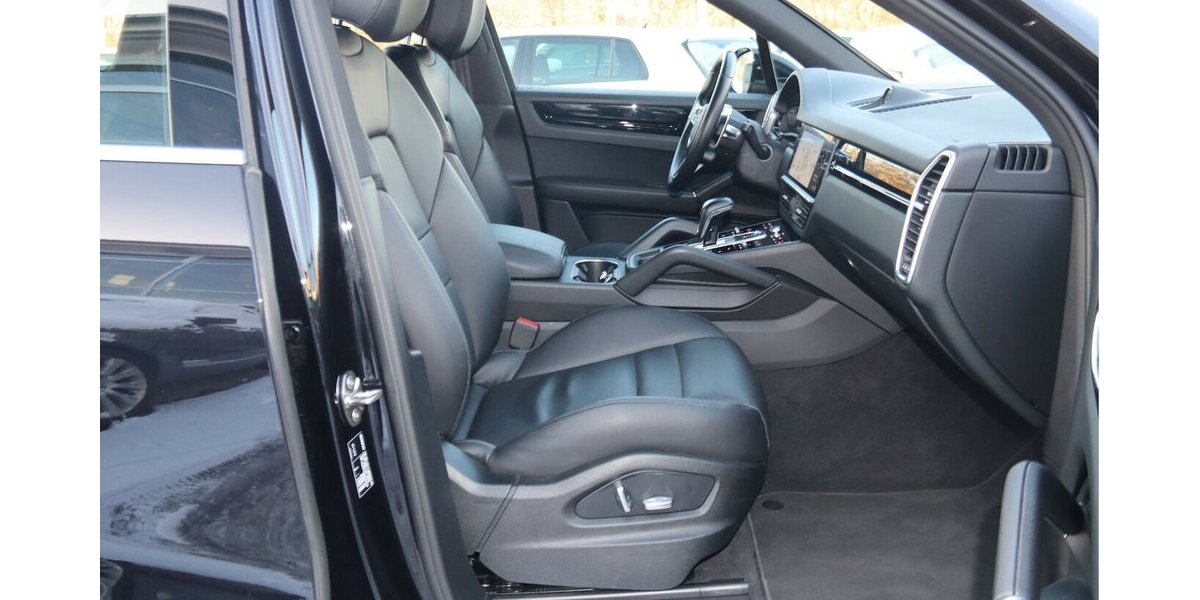 Porsche Cayenne S/SPORT-CHRONO-PAKET/ACC/KAMERA/1.HAND 89.000 km 55.900 &euro; Villingen-Schwenningen 78054