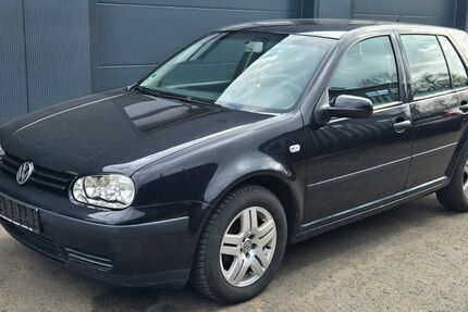 VW Golf 140.000 km 650 &euro; Aldingen 78554