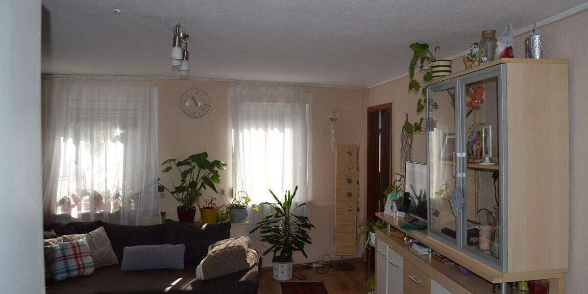 Mehrfamilienhaus, Wohnhaus Tuttlingen - 9 Zimmer, 210 m&sup2;, 315.000&euro; | Angebot:25730580