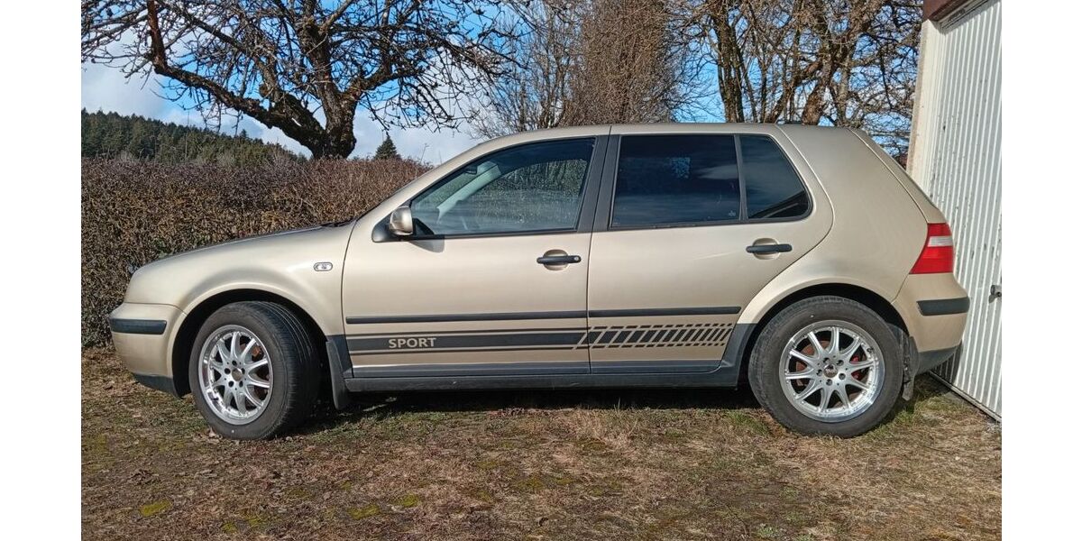 VW Golf 163.000 km 1.800 &euro; Rötenberg 78733