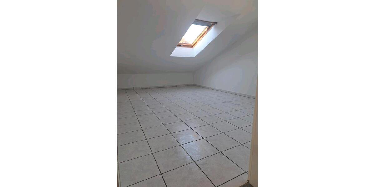 Erdgeschoßwohnung Tuttlingen - 4 Zimmer, 96 m&sup2;, 820&euro; | Angebot:25355147