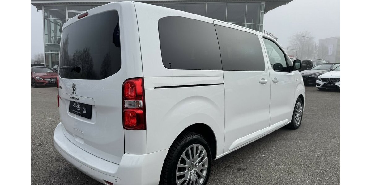 Peugeot Traveller BUSINESS L2 2.0 HDI/NAVI/8-SITZ/1.HAND 81.738 km 29.800 &euro; Villingen-Schwenningen 78054