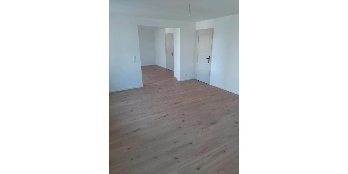 Etagenwohnung Sankt Georgen im Schwarzwald - 4 Zimmer, 128 m&sup2;, 1.000&euro; | Angebot:26587028