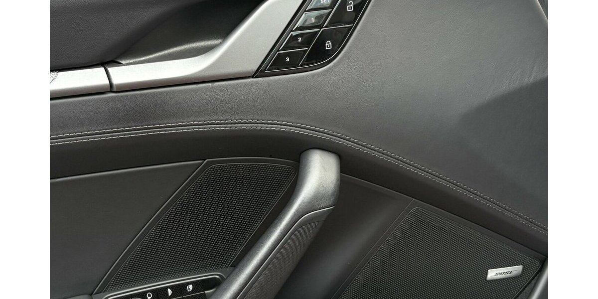 Porsche 992 911 CARRERA4/BOSE/LEDER/CHRONO/KAMERA/MEMORY 21.266 km 117.900 &euro; Villingen-Schwenningen 78054