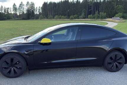 Tesla Model 3 30.000 km 39.333 &euro; Tuttlingen 78532