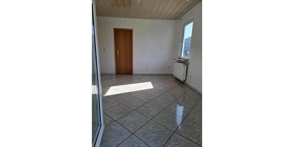 Etagenwohnung Tuttlingen - 5 Zimmer, 90 m&sup2;, 700&euro; | Angebot:25875412