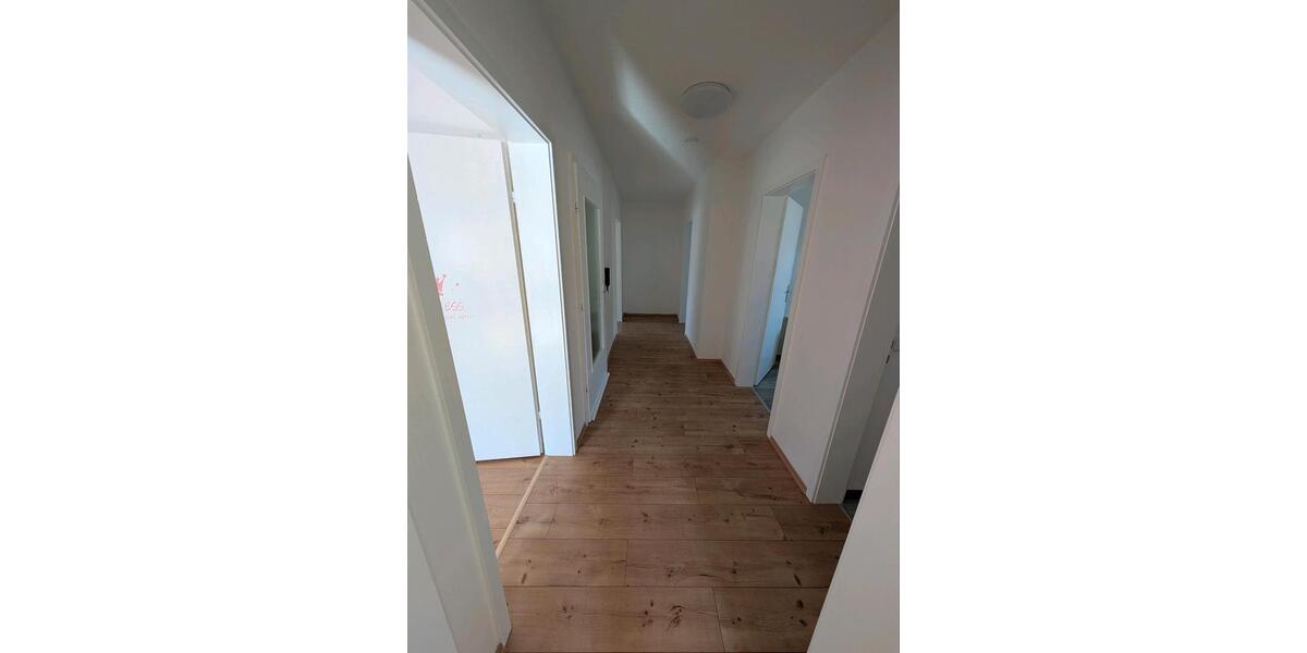 Etagenwohnung Bad Dürrheim - 3 Zimmer, 100 m&sup2;, 1.000&euro; | Angebot:25943001
