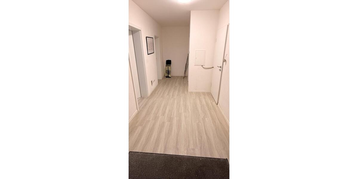 Etagenwohnung Tuttlingen - 4 Zimmer, 100 m&sup2;, 450&euro; | Angebot:25768037