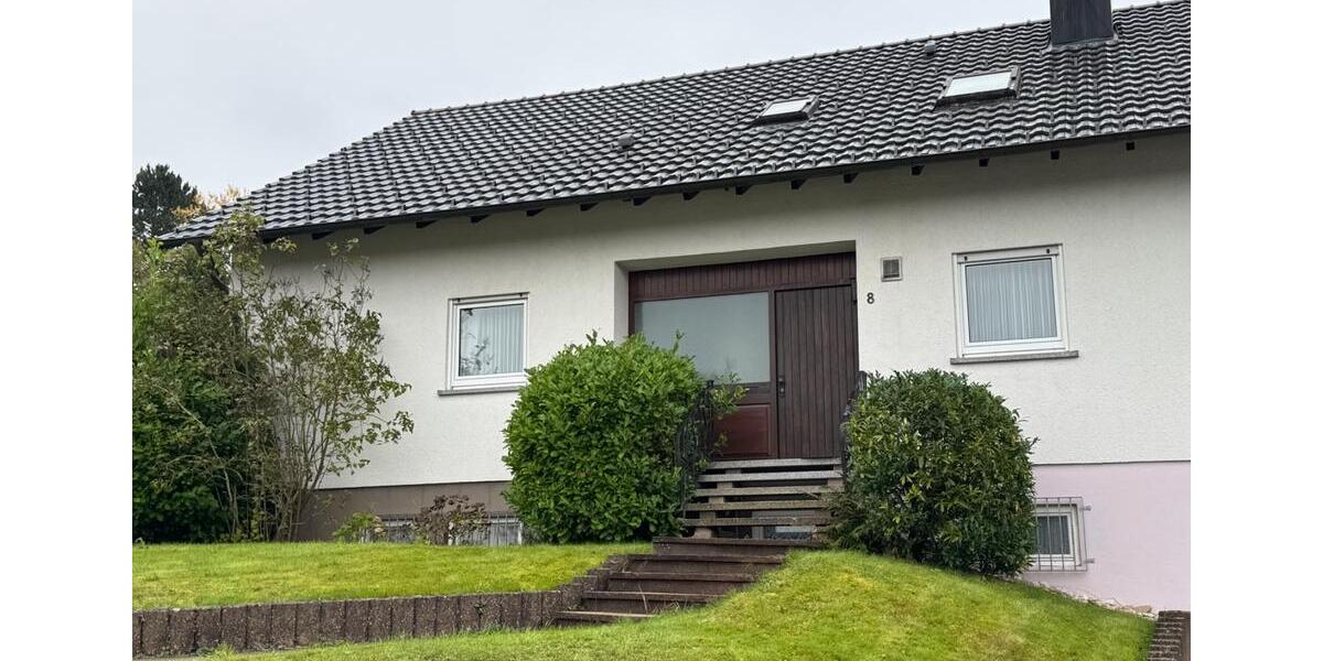 Einfamilienhaus Schramberg - 9 Zimmer, 246 m&sup2;, 465.000&euro; | Angebot:23503207