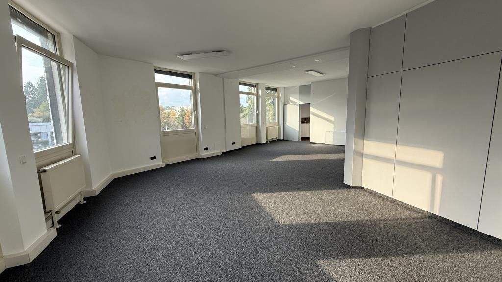 Gewerbeobjekt Villingen-Schwenningen Villingen - 3 Zimmer, 152 m&sup2;, 1.500&euro; | Angebot:25701115