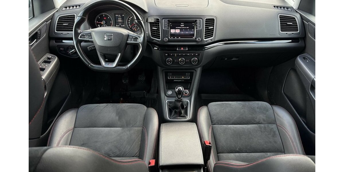 Seat Alhambra FR-Line KEYLE./KAMERA/NAVI/AHK/7-SITZER 136.143 km 17.900 &euro; Villingen-Schwenningen 78054