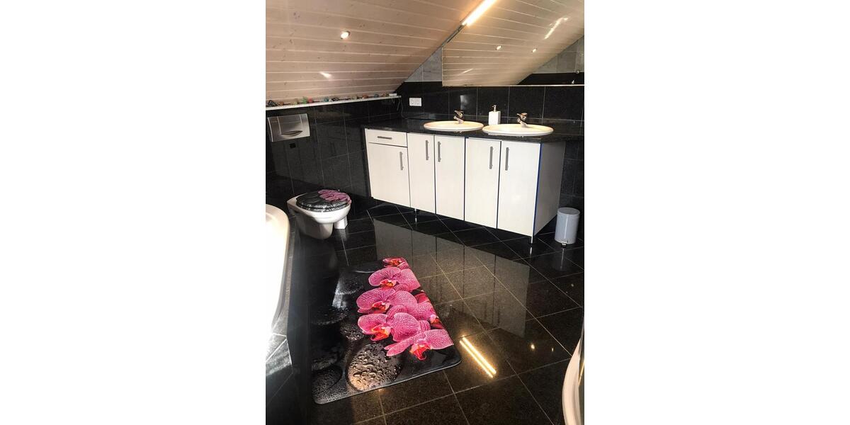 Dachgeschoßwohnung Gunningen - 3 Zimmer, 75 m&sup2;, 750&euro; | Angebot:25402476