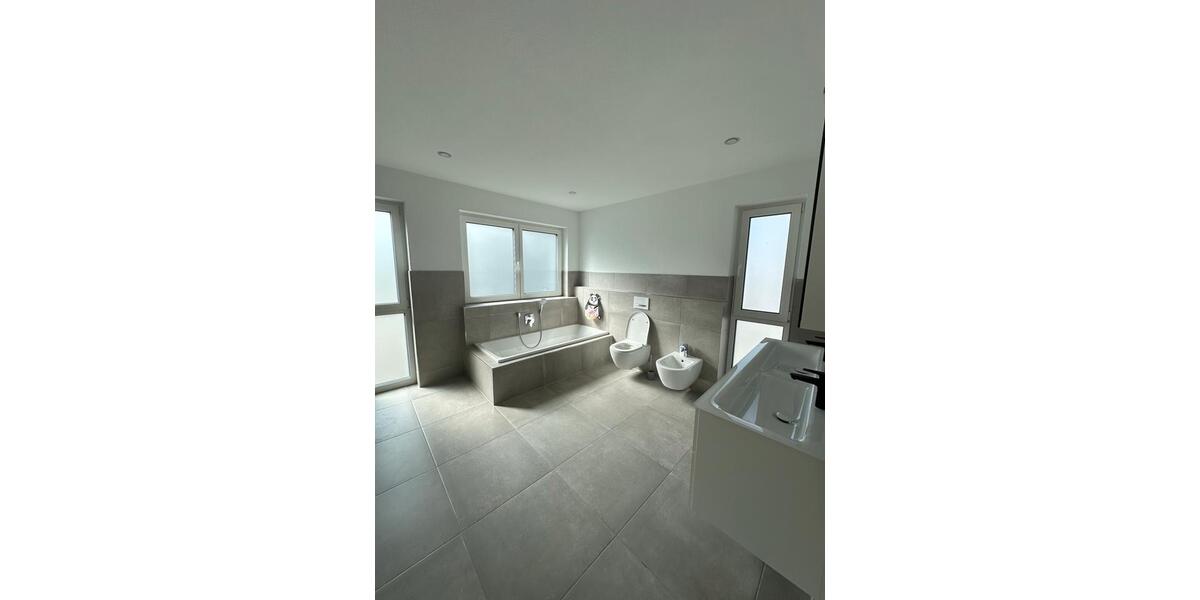 Einfamilienhaus Trossingen - 6 Zimmer, 180 m&sup2;, 775.000&euro; | Angebot:24241048