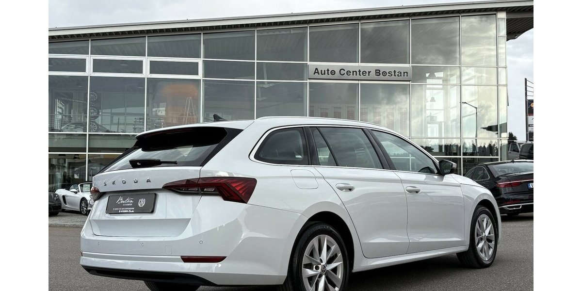 Skoda Octavia 2.0 TDI Combi Style MEMORY/NAVI/CARPLAY 84.033 km 21.800 &euro; Villingen-Schwenningen 78054