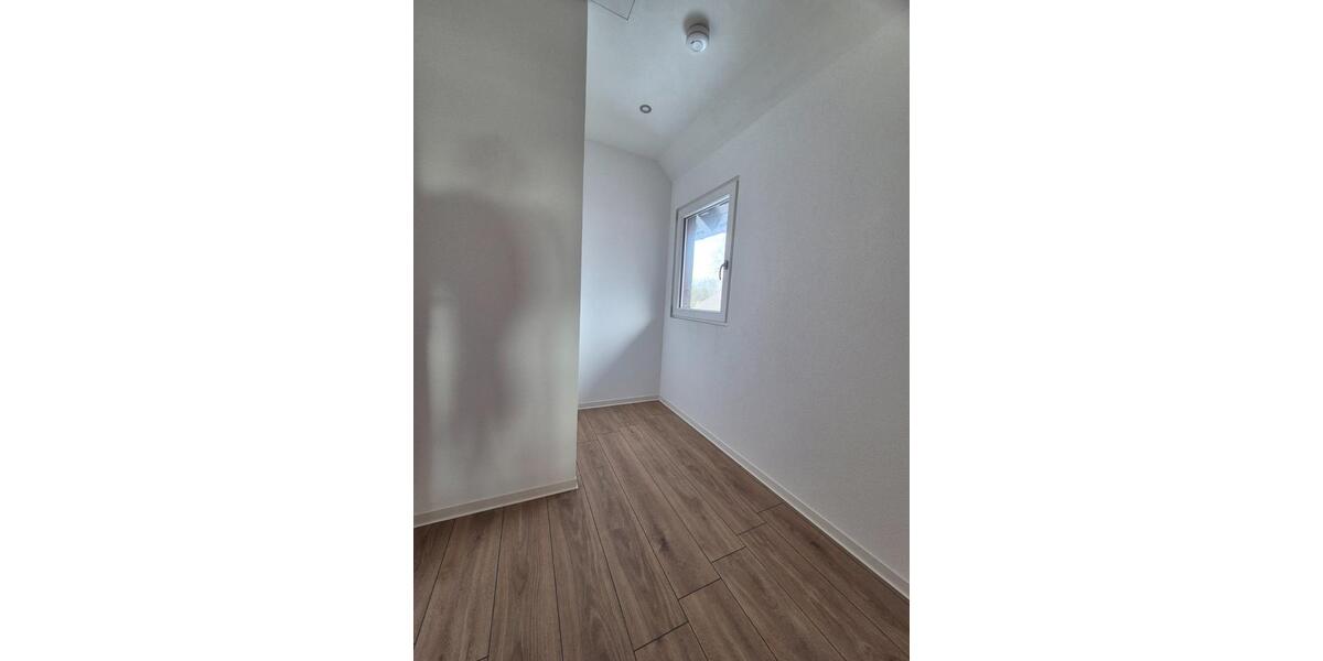 Dachgeschoßwohnung Oberndorf am Neckar - 3.5 Zimmer, 93 m&sup2;, 800&euro; | Angebot:25170911