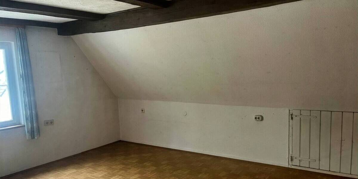 Bauernhaus, Landhaus Reichenbach - 9 Zimmer, 195 m&sup2;, 99.000&euro; | Angebot:25670856