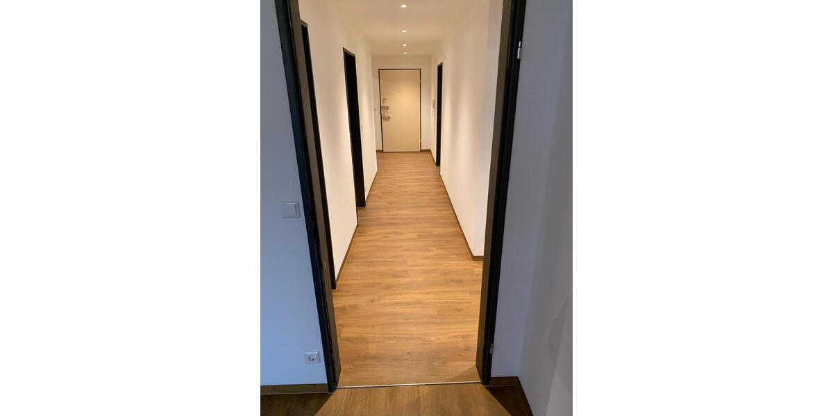 Etagenwohnung Villingen-Schwenningen Schwenningen - 3 Zimmer, 95 m&sup2;, 1.000&euro; | Angebot:26615044