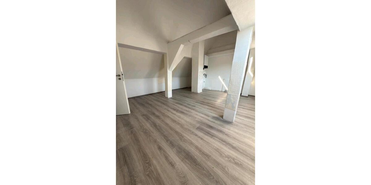 Dachgeschoßwohnung Tuttlingen - 4 Zimmer, 80 m&sup2;, 670&euro; | Angebot:25875407