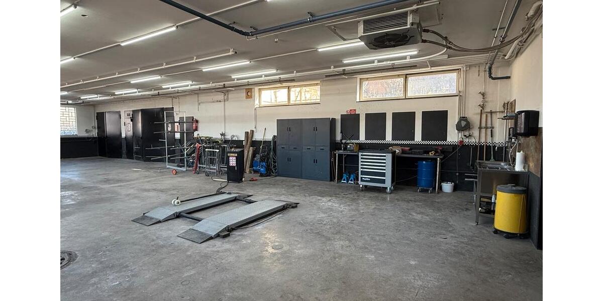 Gewerbeobjekt Blumberg - 2.400&euro; | Angebot:25982443