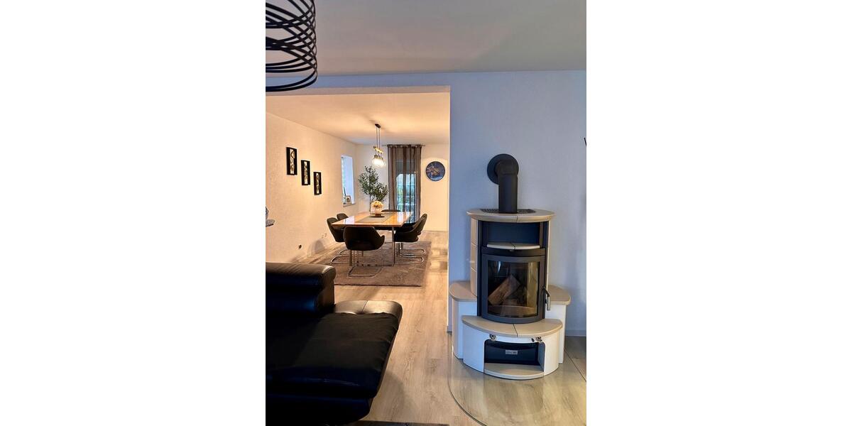 Einfamilienhaus Villingen-Schwenningen Schwenningen - 6 Zimmer, 240 m&sup2;, 395.000&euro; | Angebot:25637086